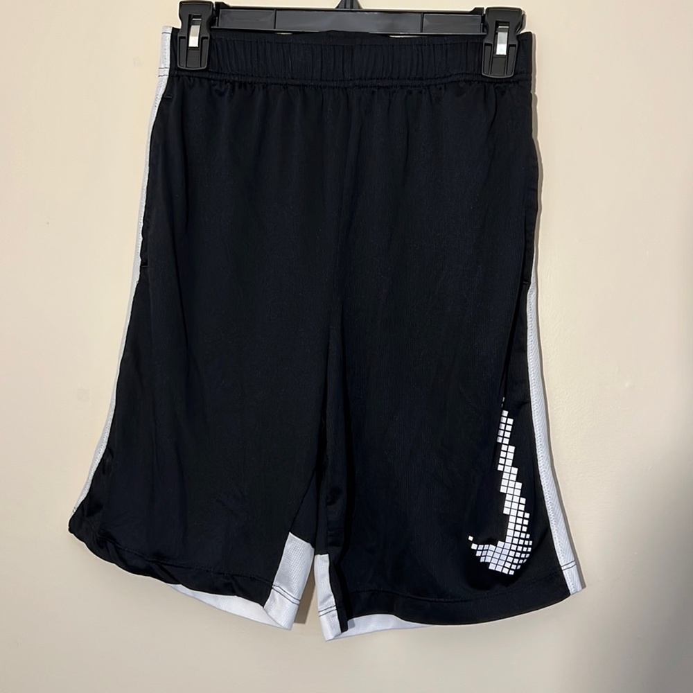 Nike Dri-fit shorts - youth XL